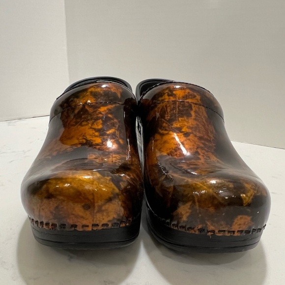 Brown and Black Clogs - Picture 14 of 16
